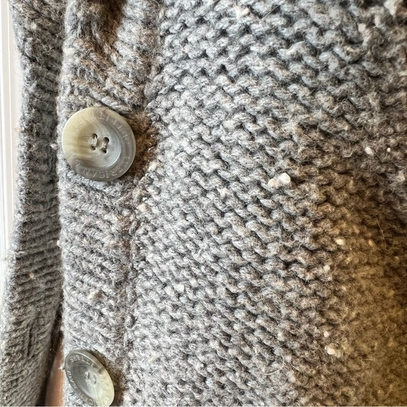 American Eagle Women’s Medium Gray Chunky Knit Button Up Sweater Cardigan Jacket - Picture 2 of 7